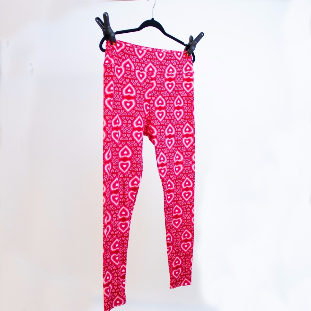 LuLaRoe Tall and Curvy Heart Print Leggings